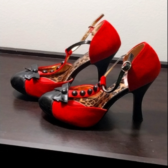 Pin Up Heels - Picture 1 of 3